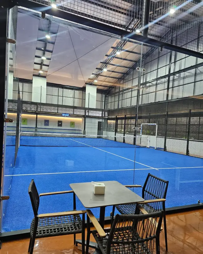 Courtside table and chairs